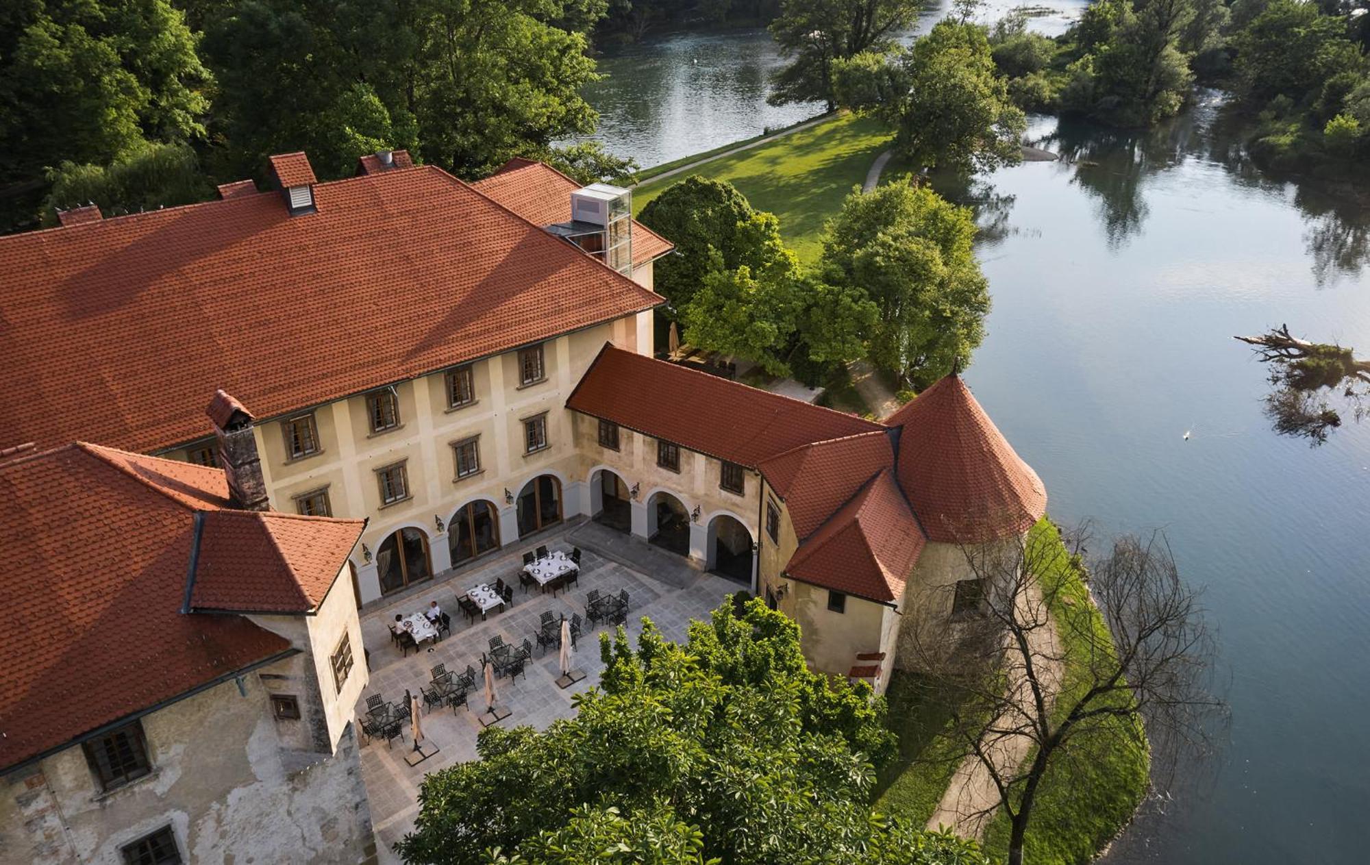 Hotel Grad Otocec - Relais Chateaux エクステリア 写真
