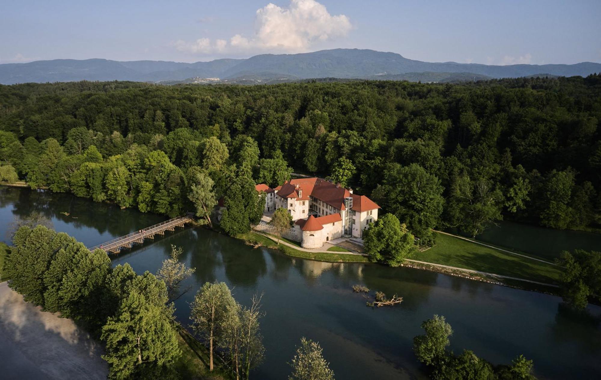 Hotel Grad Otocec - Relais Chateaux エクステリア 写真
