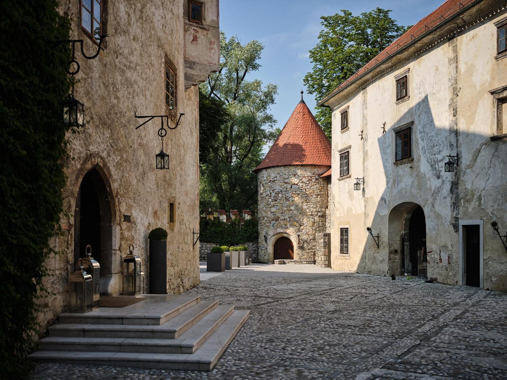 Hotel Grad Otocec - Relais Chateaux エクステリア 写真